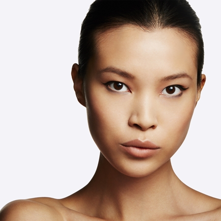 MAC Cosmetics Fix+ Magic Radiance Make-up Fixer Mist with a brightening effect