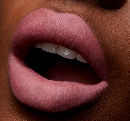MAC Cosmetics Powder Kiss Lipstick matná rtěnka