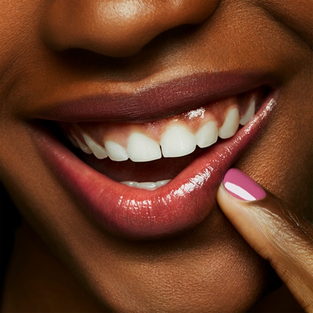 MAC Cosmetics Glow Play Lip Balm tápláló szájbalzsam