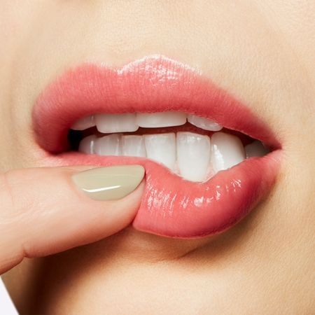 MAC Cosmetics Glow Play Lip Balm tápláló szájbalzsam