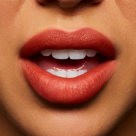 MAC Cosmetics Powder Kiss Liquid Lipcolour nestemäinen mattahuulipuna