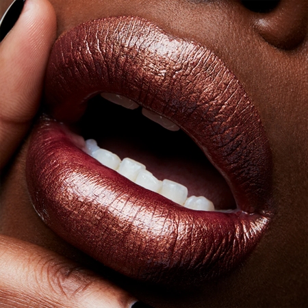 MAC Cosmetics Frost Lipstick dlhotrvajúci rúž s perleťovým leskom