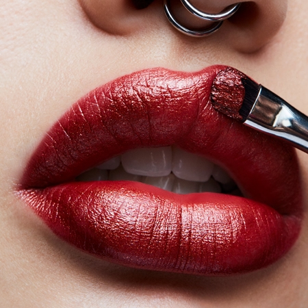 MAC Cosmetics Frost Lipstick Kauapüsiv huulepulk pärlmutterläikega