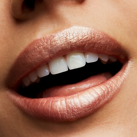 MAC Cosmetics Frost Lipstick ilgai išliekantys lūpų dažai perlų blizgesio