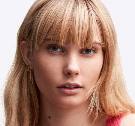 MAC Cosmetics Studio Radiance Face and Body Radiant Sheer Foundation lengvos tekstūros makiažo priemonės veidui ir kūnui