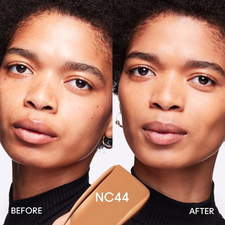 MAC Cosmetics Studio Fix Fluid SPF 15 24HR Matte Foundation + Oil Control matující make-up SPF 15