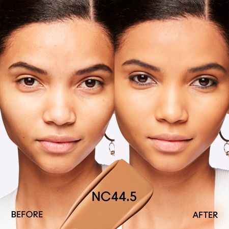 MAC Cosmetics Studio Fix Fluid SPF 15 24HR Matte Foundation + Oil Control matující make-up SPF 15