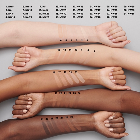 MAC Cosmetics Studio Fix Fluid SPF 15 24HR Matte Foundation + Oil Control matující make-up SPF 15