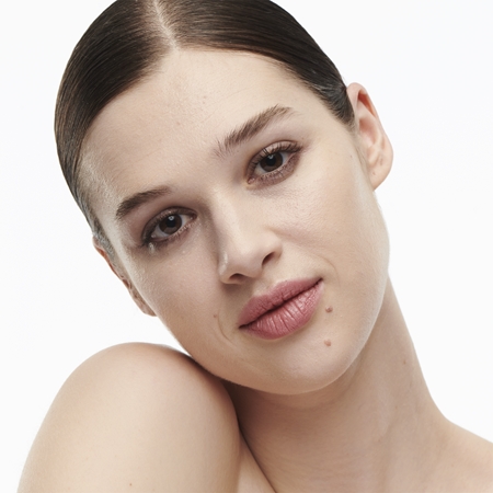 MAC Cosmetics Studio Radiance Serum-Powered Foundation Återfuktande foundation