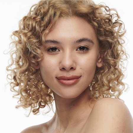 MAC Cosmetics Studio Radiance Serum-Powered Foundation Återfuktande foundation