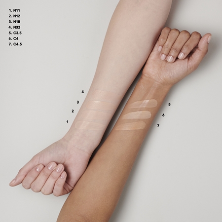 MAC Cosmetics Studio Radiance Serum-Powered Foundation Återfuktande foundation