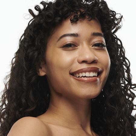 MAC Cosmetics Studio Radiance Serum-Powered Foundation Återfuktande foundation