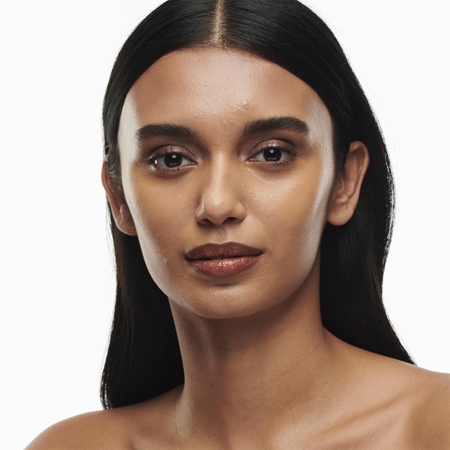 MAC Cosmetics Studio Radiance Serum-Powered Foundation Återfuktande foundation