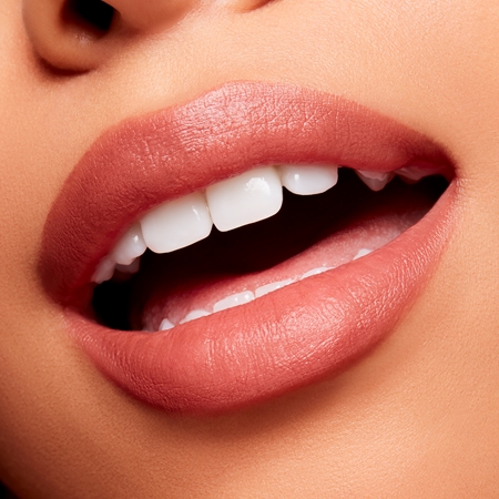 MAC Cosmetics Powder Kiss Velvet Blur Slim Stick matná hydratační rtěnka