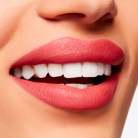 MAC Cosmetics Powder Kiss Velvet Blur Slim Stick matná hydratační rtěnka