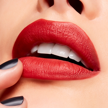 MAC Cosmetics Powder Kiss Velvet Blur Slim Stick matná hydratační rtěnka