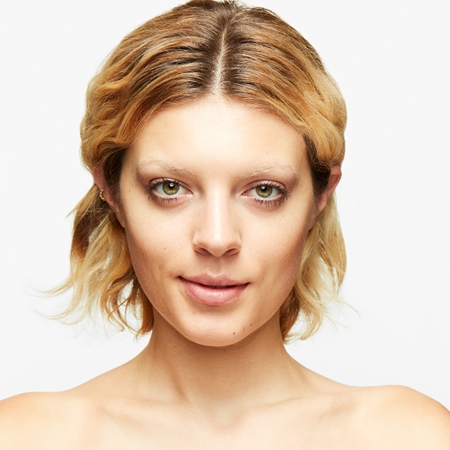 MAC Cosmetics Studio Fix Every-Wear All-Over Face Pen Divi vienā konsīleris un tonālais krēms