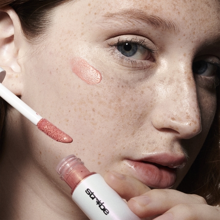 MAC Cosmetics Strobe Liquid Blush Vedel põsepuna