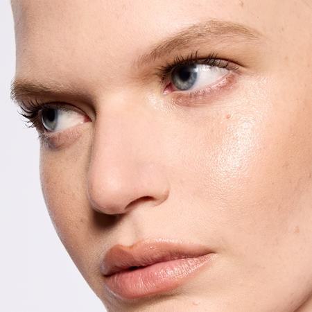 MAC Cosmetics Strobe Dewy Glow Stick fester cremiger Highlighter