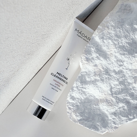 MÁDARA Mealting Cleansing Oil baume démaquillant et purifiant