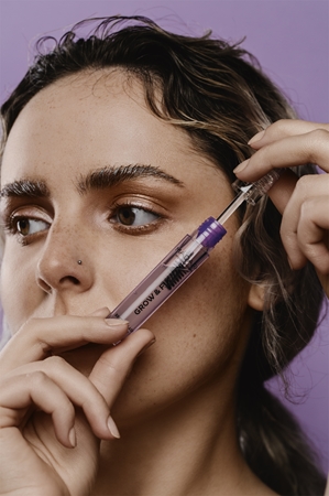 MÁDARA Grow & Fix stimulujúce sérum pre rast mihalnic a obočia