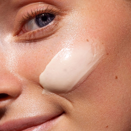 MÁDARA Vitamin C Brightening Cream with regenerative effect