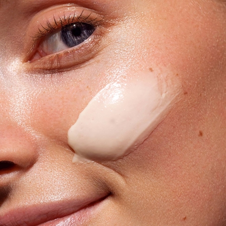MÁDARA Vitamin C creme iluminador com efeito regenerador