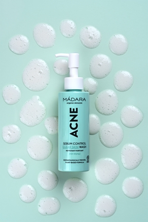 MÁDARA Acne gel lavant visage