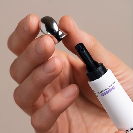 MÁDARA Time Miracle Wrinkle Resist creme de olhos antirrugas com aplicador