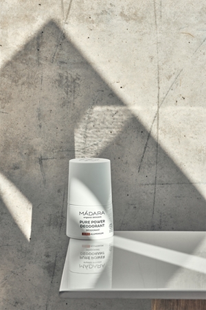 MÁDARA Pure Power deodorant roll-on fara continut de aluminiu