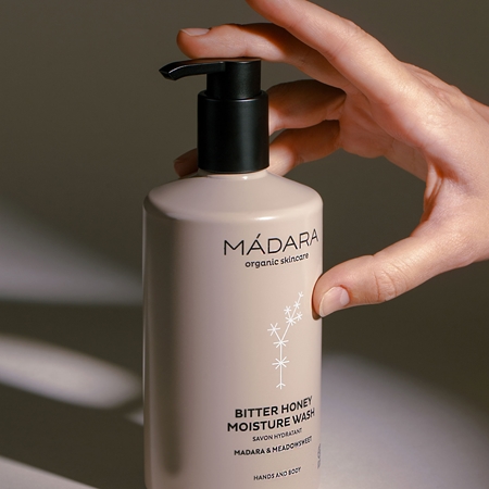 MÁDARA Bitter Honey gel doccia rinfrescante per mani e corpo