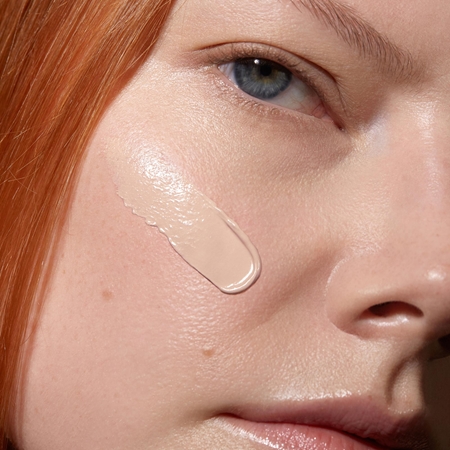 MÁDARA Skinonym Semi-Matte Peptide fond de teint longue tenue avec des peptides