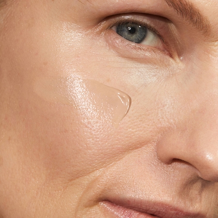 MÁDARA Skinonym Semi-Matte Peptide Ilgnoturīgs tonālais krēms ar peptīdiem