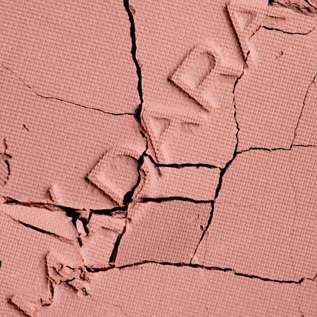 MÁDARA Magnetic Blush rdečilo v prahu