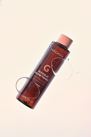 MÁDARA Glycolic Glow Toner Gentle Exfoliating Tonic