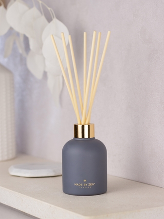 MADE BY ZEN Myrrh & Tonka Aroma Diffuser mit Füllung