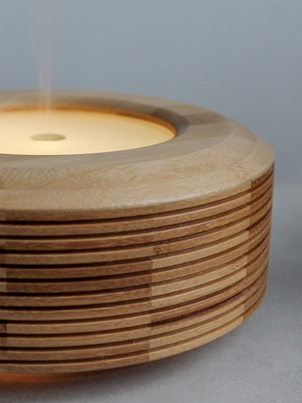 MADE BY ZEN Raya UV-aromdiffusor och luftfuktare av bambu