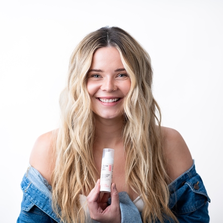 Make Me BIO Bloomi Bloom Your Skin Tinted Hydrating Cream with anti-ageing effect