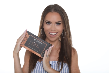Makeup Revolution by Petra palette de fards à paupières
