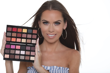 Makeup Revolution by Petra palette de fards à paupières