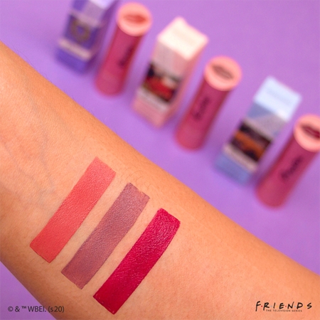 Makeup Revolution X Friends sametová rtěnka s matným efektem