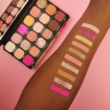 Makeup Revolution Forever Flawless luomiväripaletti
