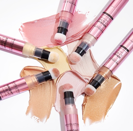Makeup Revolution Bright Light krémový rozjasňovač