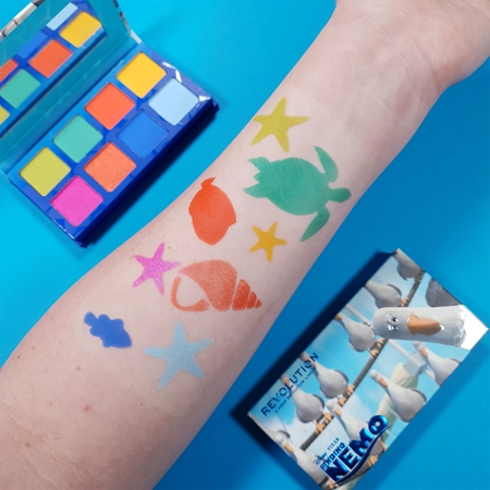 Makeup Revolution X Finding Nemo eyeshadow palette
