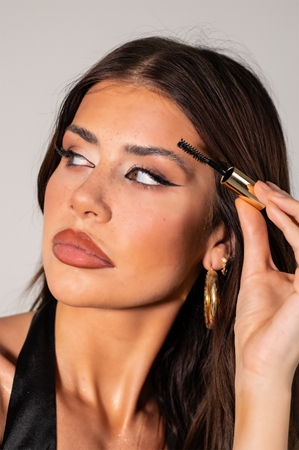 Makeup Revolution X Alagia It Brows Kulmugeel