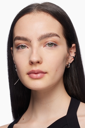 MAYBELLINE NEW YORK Instant Anti Age Eraser korektor w płynie z aplikatorem w postaci gąbeczki