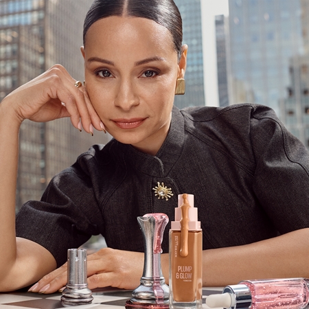 MAYBELLINE NEW YORK Lifter Plump & Glow machiaj de stralucire pentru un look natural