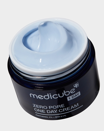 medicube Zero Pore One Day Cream Light Moisturizing Cream to tighten pores