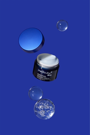 medicube Zero Pore One Day Cream Light Moisturizing Cream to tighten pores