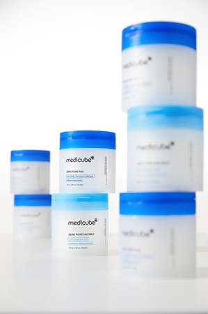 medicube Zero Pore Pad Mild Exfoliating Cotton Pads for sensitive skin
